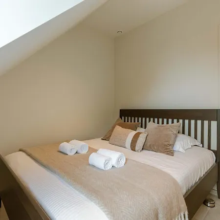 Casiola - Feeling On Location In