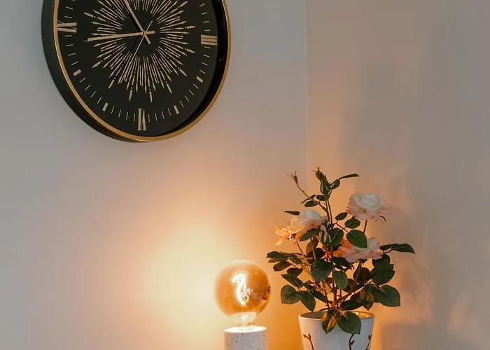 Casiola - Feeling On Location In *