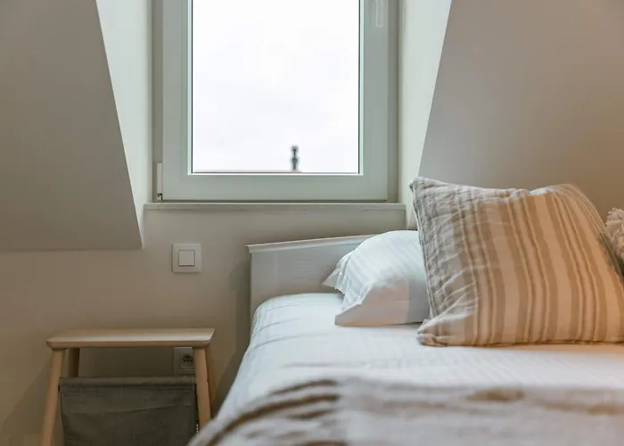 Casiola - Feeling On Location In